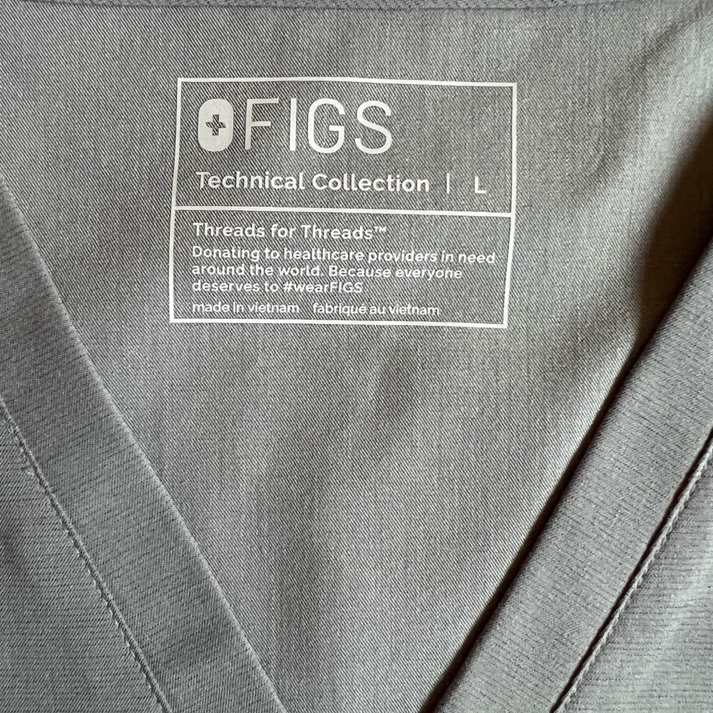 Figs Space Grey Casma Scrub Top - Picture 2 of 3